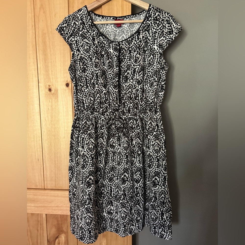 Merona black and white cap sleeve dress size medium